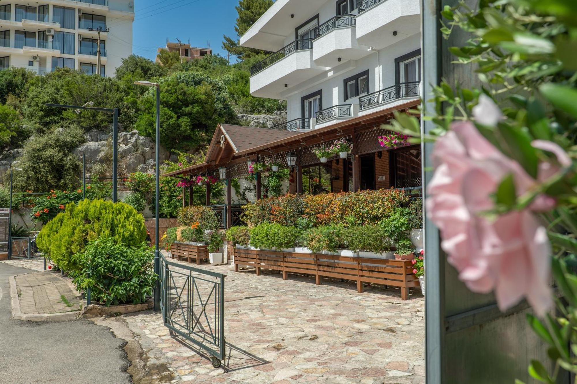Sunkised Hotel Саранде Екстериор снимка