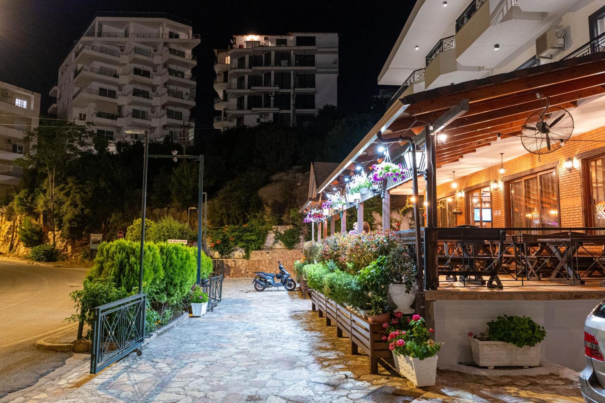 Sunkised Hotel Саранде Екстериор снимка